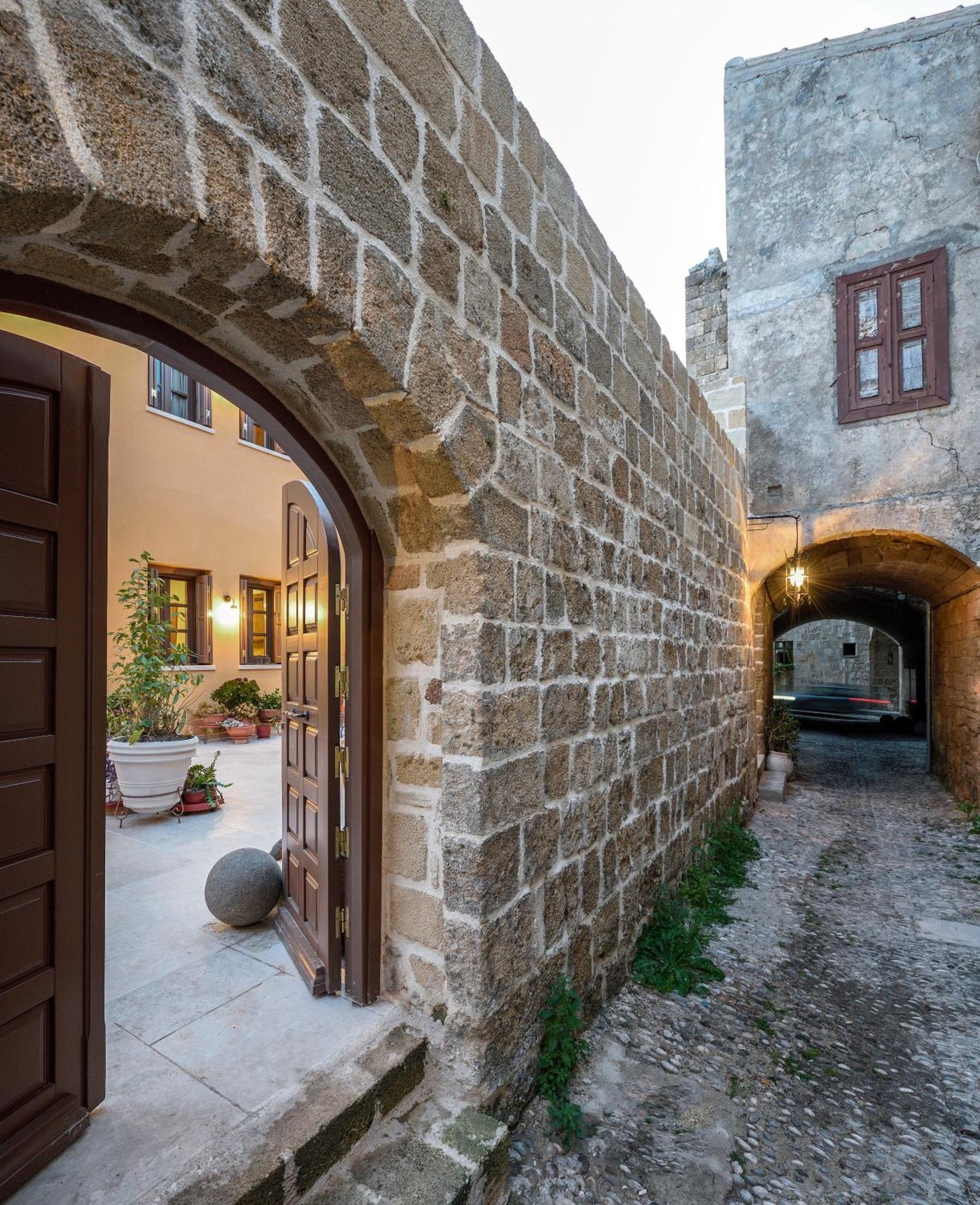 Spanish Knights Inn Rhodes City エクステリア 写真